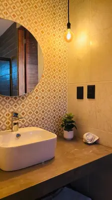 Un baño de Suites Oros