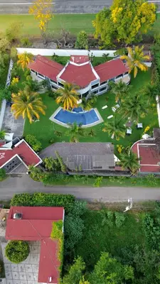 Residencia privada de 10 habitaciones para 20 personas a vista de pájaro