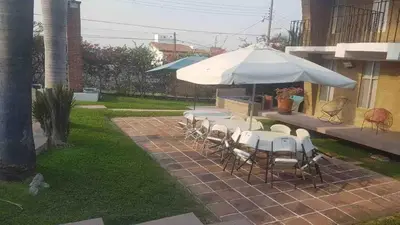 Jardín al aire libre en Casa Villana - 5 minutes from Six Flags!