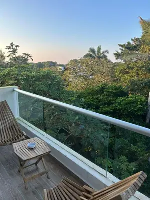 Un balcón o terraza de Apartamento con acceso directo al río