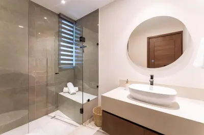Un baño de 3100 - Paradise Cove 1A La Entrega