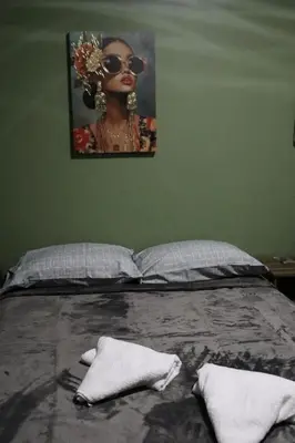 Cama o camas de una habitación en Beautiful Downtown Suite 04
