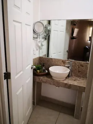 Un baño de Marina Independence - Dpto K-01