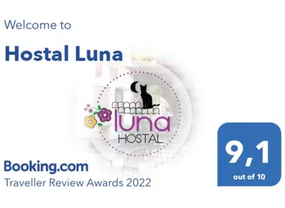 Certificado, premio, señal o documento que está expuesto en Luna