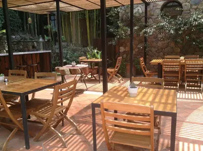 Un restaurante o sitio para comer en Casa Alamillo Hotel Boutique