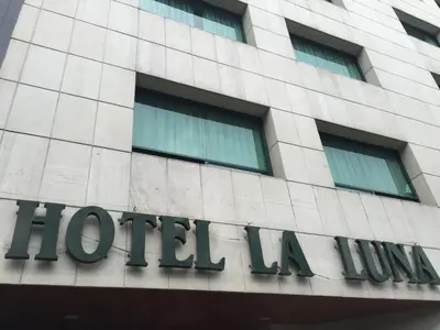 Certificado, premio, señal o documento que está expuesto en Hotel La Luna