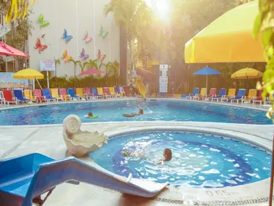 Piscina en o cerca de Sands Acapulco Hotel & Bungalows