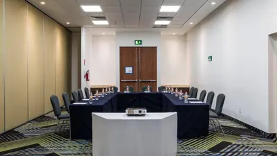 Zona business o sala de conferencias en Holiday Inn Express Puebla by IHG