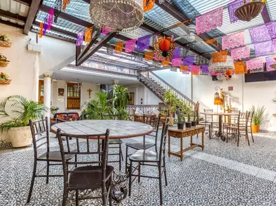 Un restaurante o sitio para comer en Hotel Boutique Casa Garay