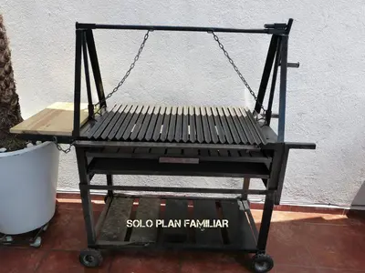 Barbacoa disponible para clientes en la casa o chalet