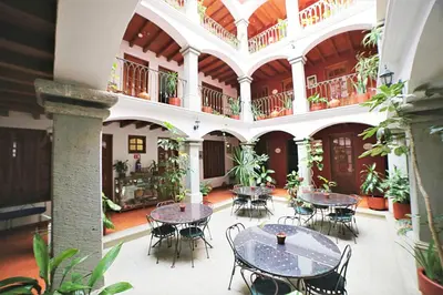 Un restaurante o sitio para comer en Hotel Casa de la Tía Tere