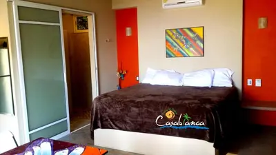 Cama o camas de una habitación en Casablanca Guest House - Adults Only - Starlink Internet!