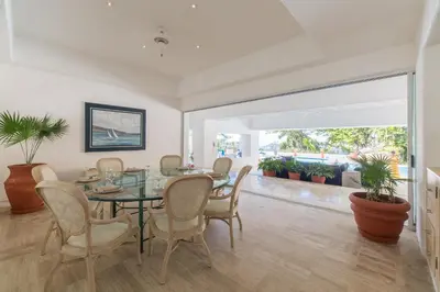 Zona de estar de Exclusiva Villa Lontananza en Las Brisas, Acapulco