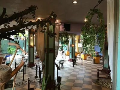 Un restaurante o sitio para comer en Hotel Club del Sol Acapulco by NG Hoteles