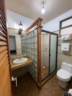 Un baño de Hotel & Balneario Los Angeles