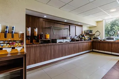 Una cocina o zona de cocina en City Express by Marriott Tuxtla Gutiérrez