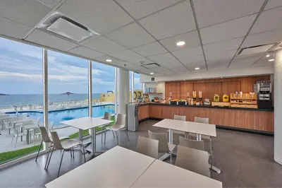 Una cocina o zona de cocina en City Express by Marriott Veracruz