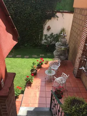 Jardín al aire libre en Maria Del Alma House