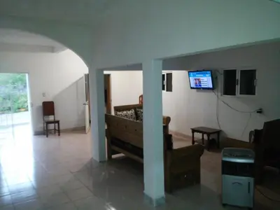 Una televisión o centro de entretenimiento en Posada la istmeña