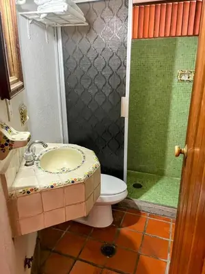 Un baño de Casa Shaguibá
