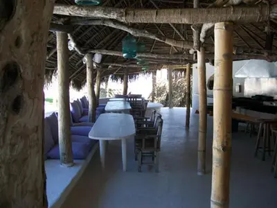 Un restaurante o sitio para comer en Hotel Azucar, Monte Gordo, a Member of Design Hotels