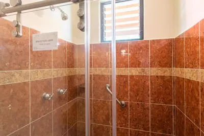 Un baño de Hotel Ángel Inn