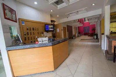 El vestíbulo o zona de recepción de Hotel Oaxaca Inn Express