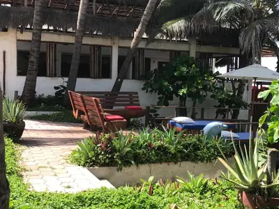 Jardín al aire libre en Casa de las Olas Surf & Beach Club