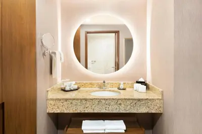 Un baño de Courtyard by Marriott Mexico City Airport