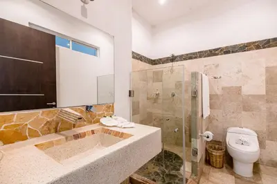 Un baño de Hotel Rockaway