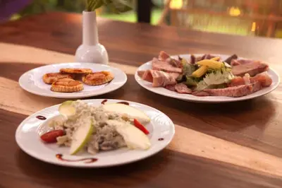 Comida en o cerca de este hotel