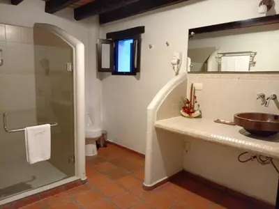 Un baño de Hotel Boutique Casabella