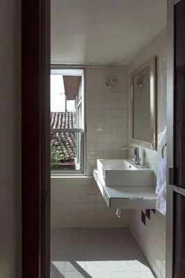 Un baño de Posada Galeria Alberto Sedas