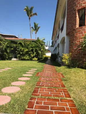 Jardín al aire libre en Hotel SKY & PALMS