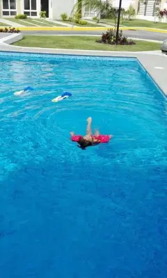Piscina en o cerca de Casa con alberca y laguna