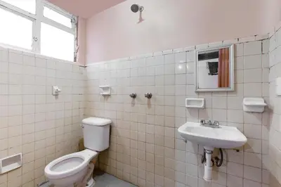 Un baño de OYO Hotel Emperador, Oaxaca