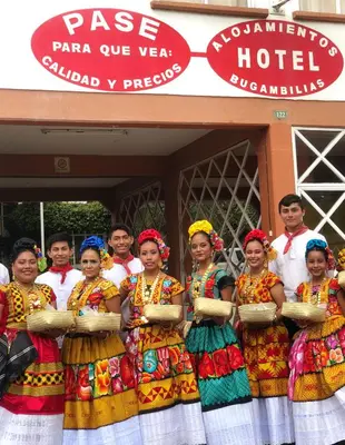Clientes alojados en HOTEL BUGAMBILIAS