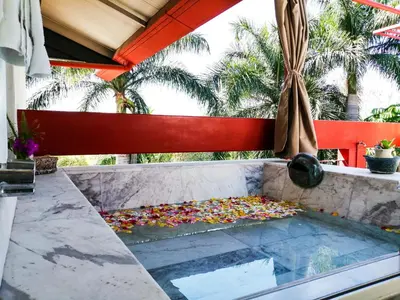 Piscina en o cerca de CASA CHU