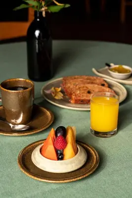 Comida en o cerca de este hotel