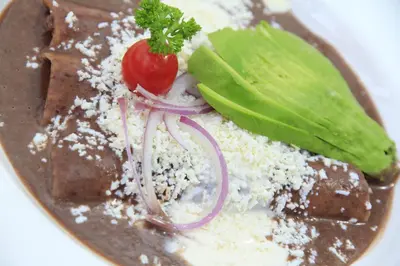 Comida en o cerca de este hotel