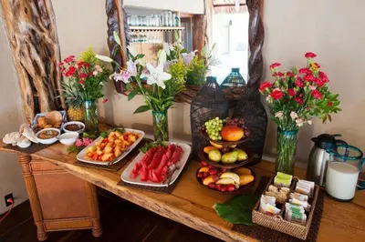 Comida en o cerca de este hotel