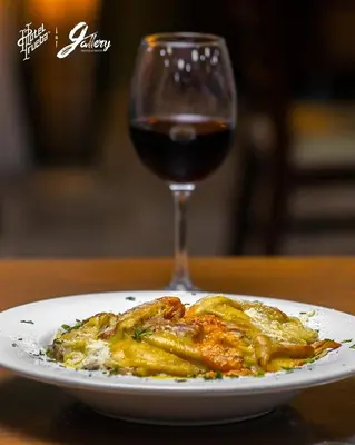 Comida en o cerca de este hotel
