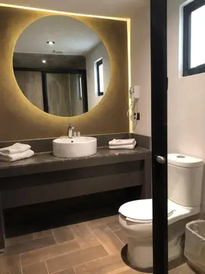 Un baño de Hotel Isabel