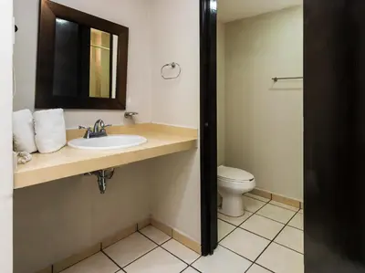 Un baño de Boca Inn Hotel & Suites