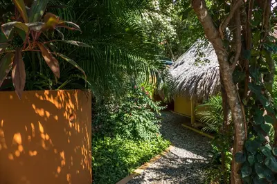 Jardín al aire libre en Cabañas Amaia