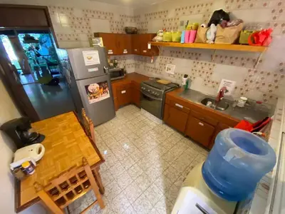 Una cocina o zona de cocina en Los Nardos Hostel -pet friendly-