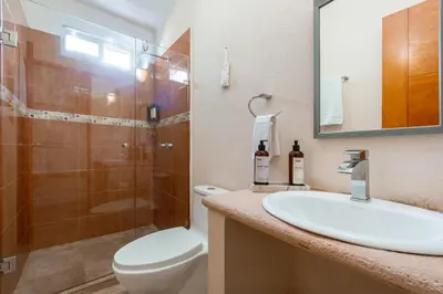Un baño de Rojo Manglar Acapulco