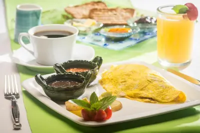 Comida en o cerca de este hotel