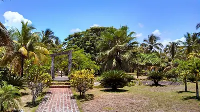 Jardín al aire libre en Hotel El Doral