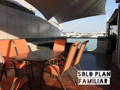 Plano de Bonita Casa en Condominio con Alberca y Acceso al Lago